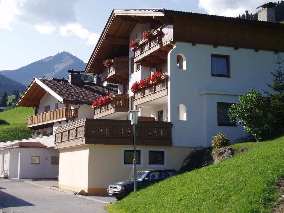 Property building, Day