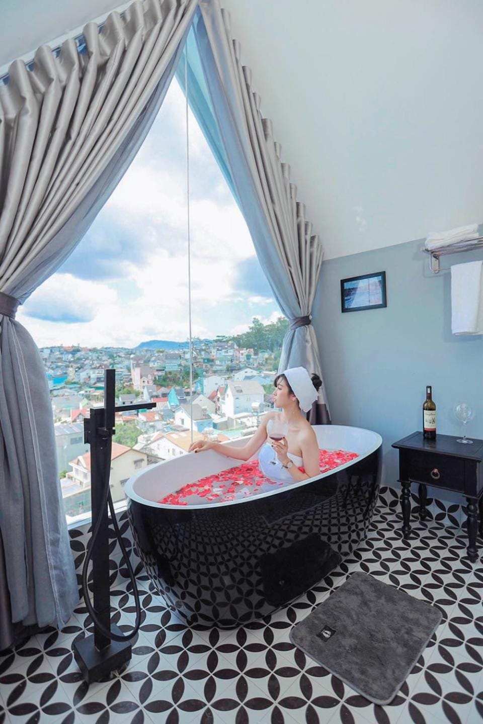 TTR Skypool View Hotel - Đà lạt Hotel in Dalat