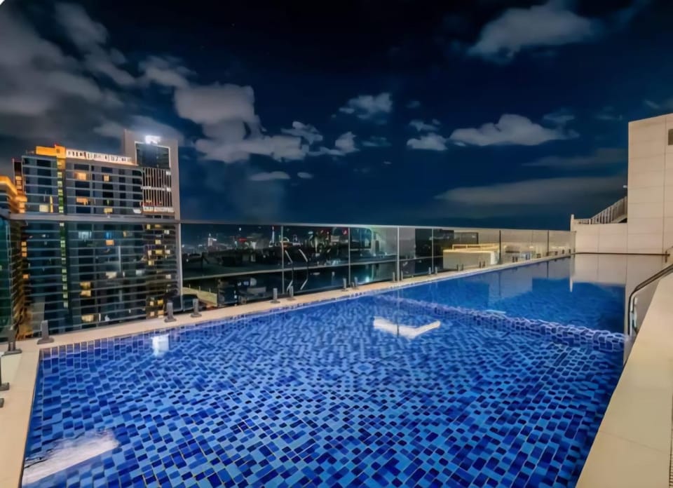 Night, Pool view