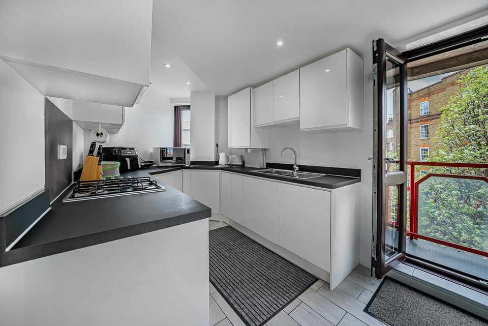 Stylish 2BR Flat by Liverpool Street Station Apartment in London