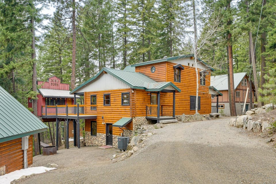 1 Mi to Cle Elum Lake! Family Cabin w/ Game Room Cabin in Roslyn