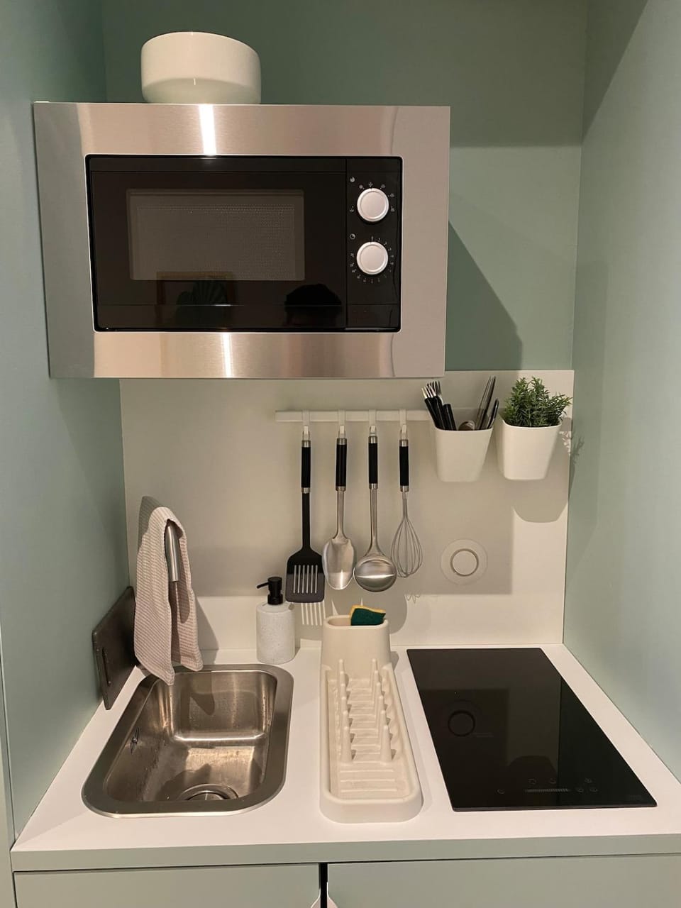 Kitchen or kitchenette, stove