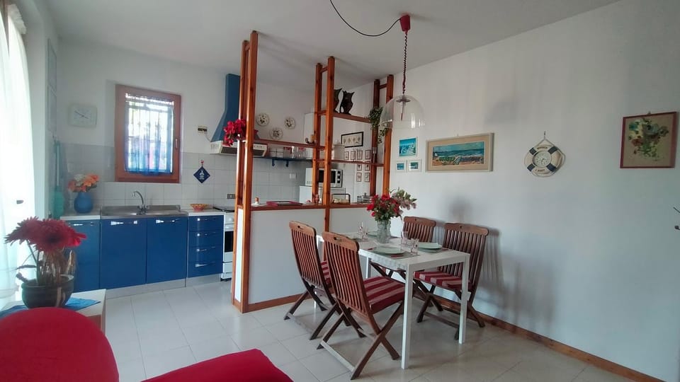 TRILOCALE CON GIARDINO E POSTO AUTO- cod 504 House in Marcelli