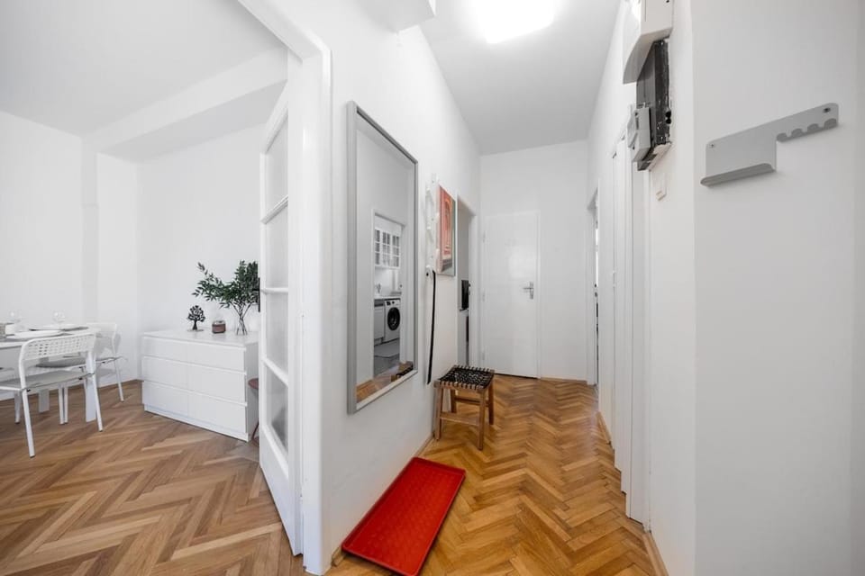 TV and multimedia, Kitchen or kitchenette, wardrobe, air conditioner