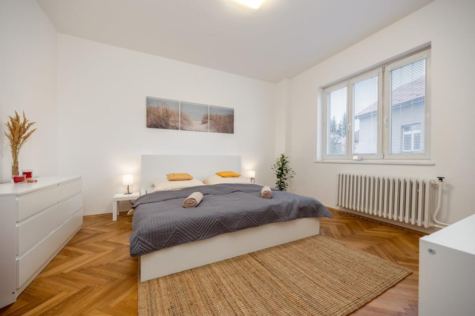 Bed, Photo of the whole room, Bedroom, internet, towels