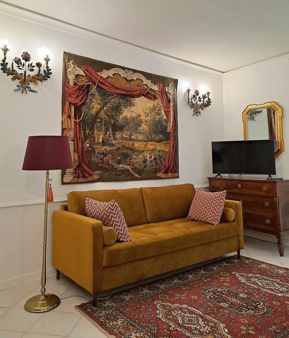 Living room, Seating area