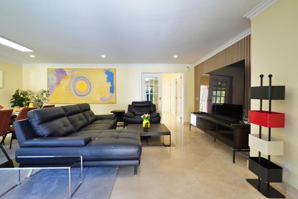 TV and multimedia, Seating area