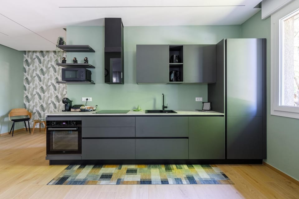 Kitchen or kitchenette, dishwasher, oven, pet friendly, stove
