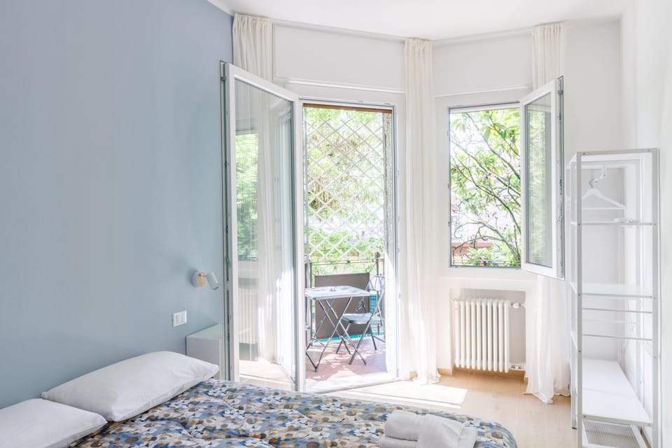 Bed, Photo of the whole room, Bedroom, internet