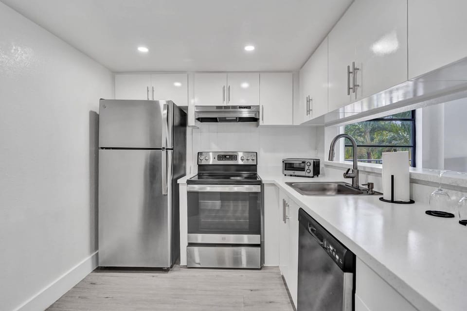 Cozy 1BR Near Hard Rock Stadium - 223 Apartment in Golden Glades