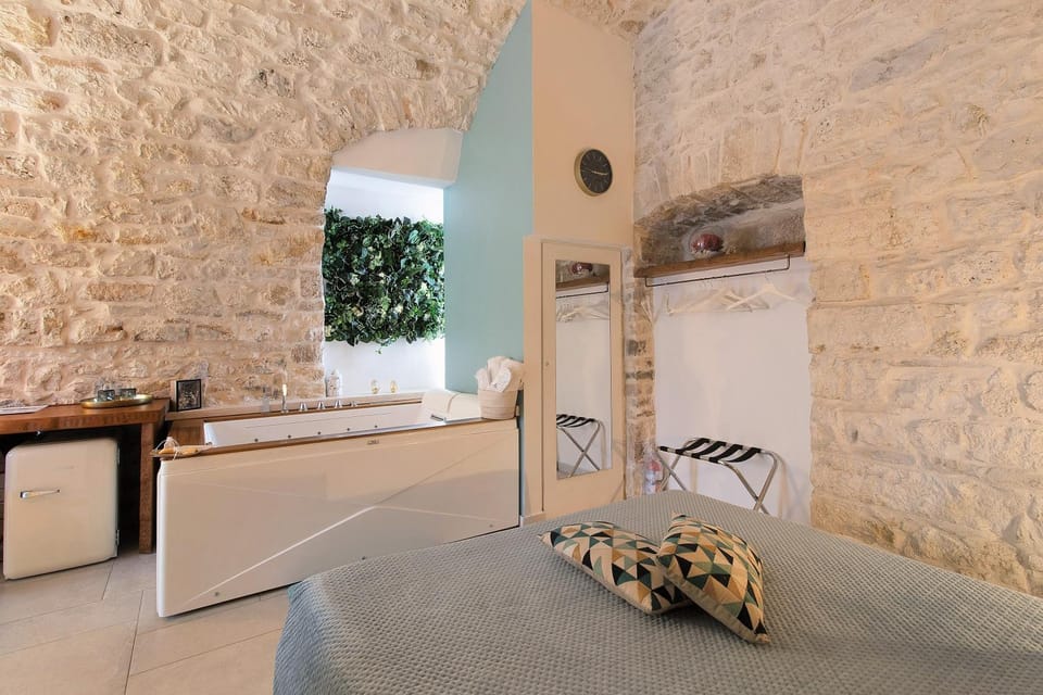 Bathroom, Living room
