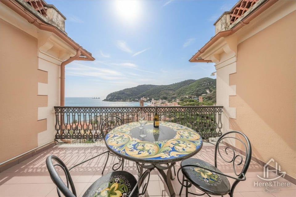 Balcony/Terrace, Mountain view, Sea view