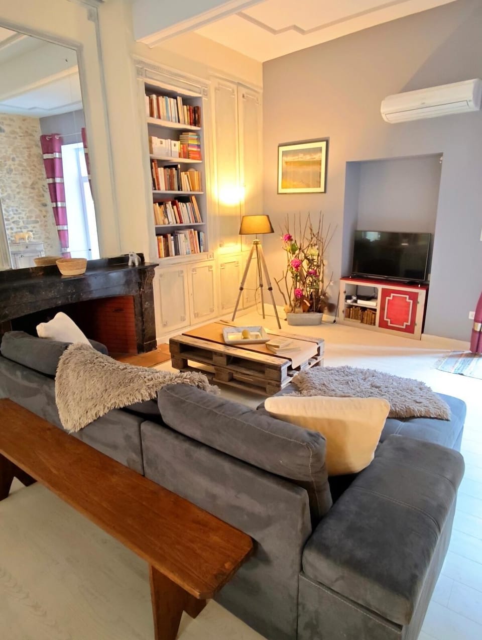 Communal lounge/ TV room