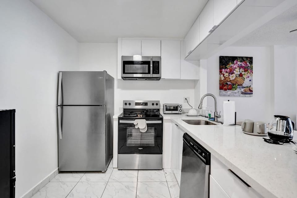 Cozy 1BR Near Hard Rock Stadium - 214 Apartment in Golden Glades