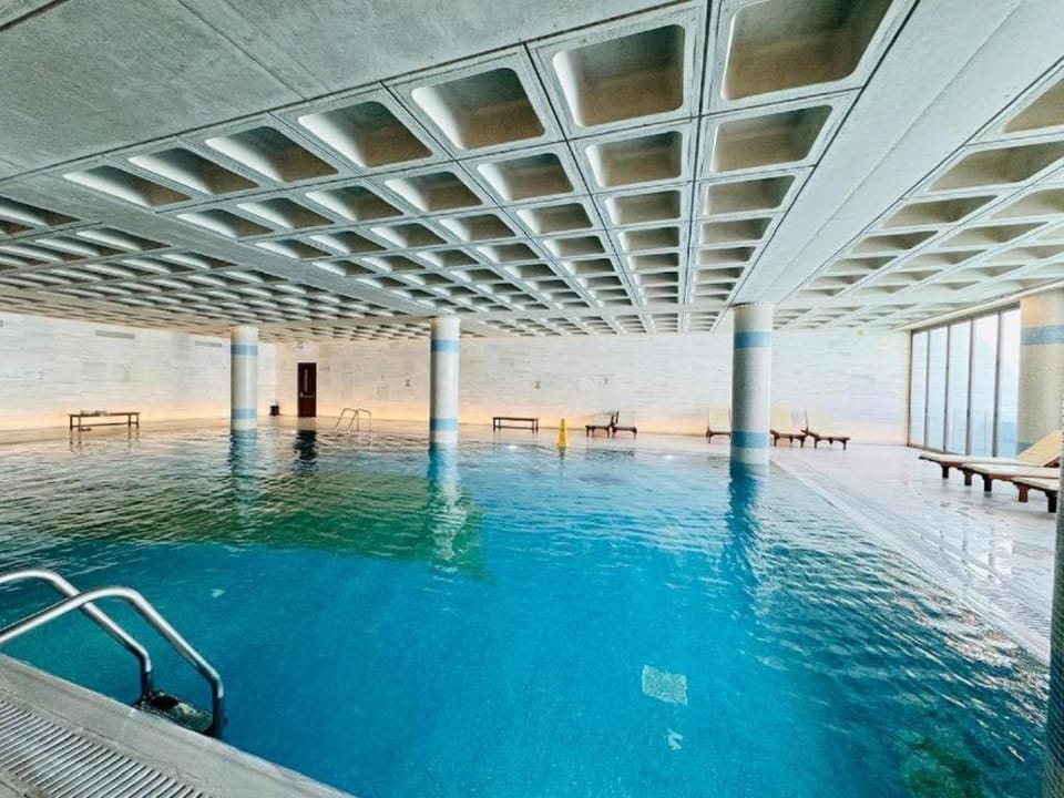 Swimming pool, Swimming pool