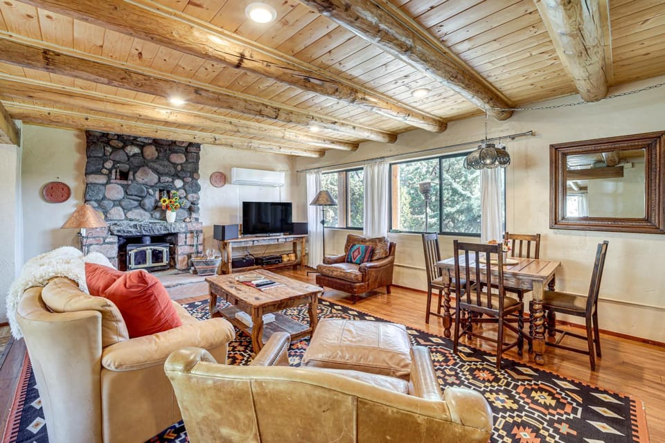 Group Retreat on Flower Farm Near Sedona Trails House in Cornville