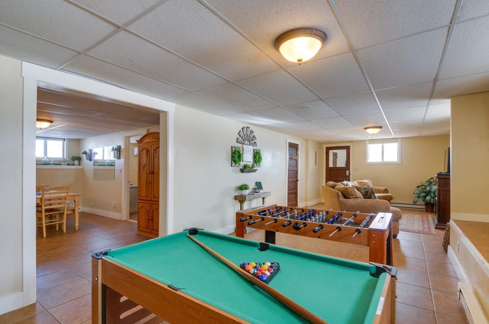Historic Bryce Canyon Basecamp w/ Game Room! House in Cannonville