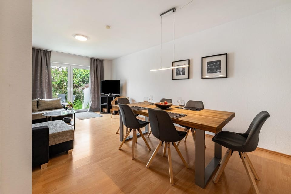 Ferienwohnung Für 6 Personen 85 M² Apartment in Saarbrücken