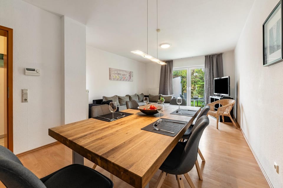 Ferienwohnung Für 6 Personen 85 M² Apartment in Saarbrücken
