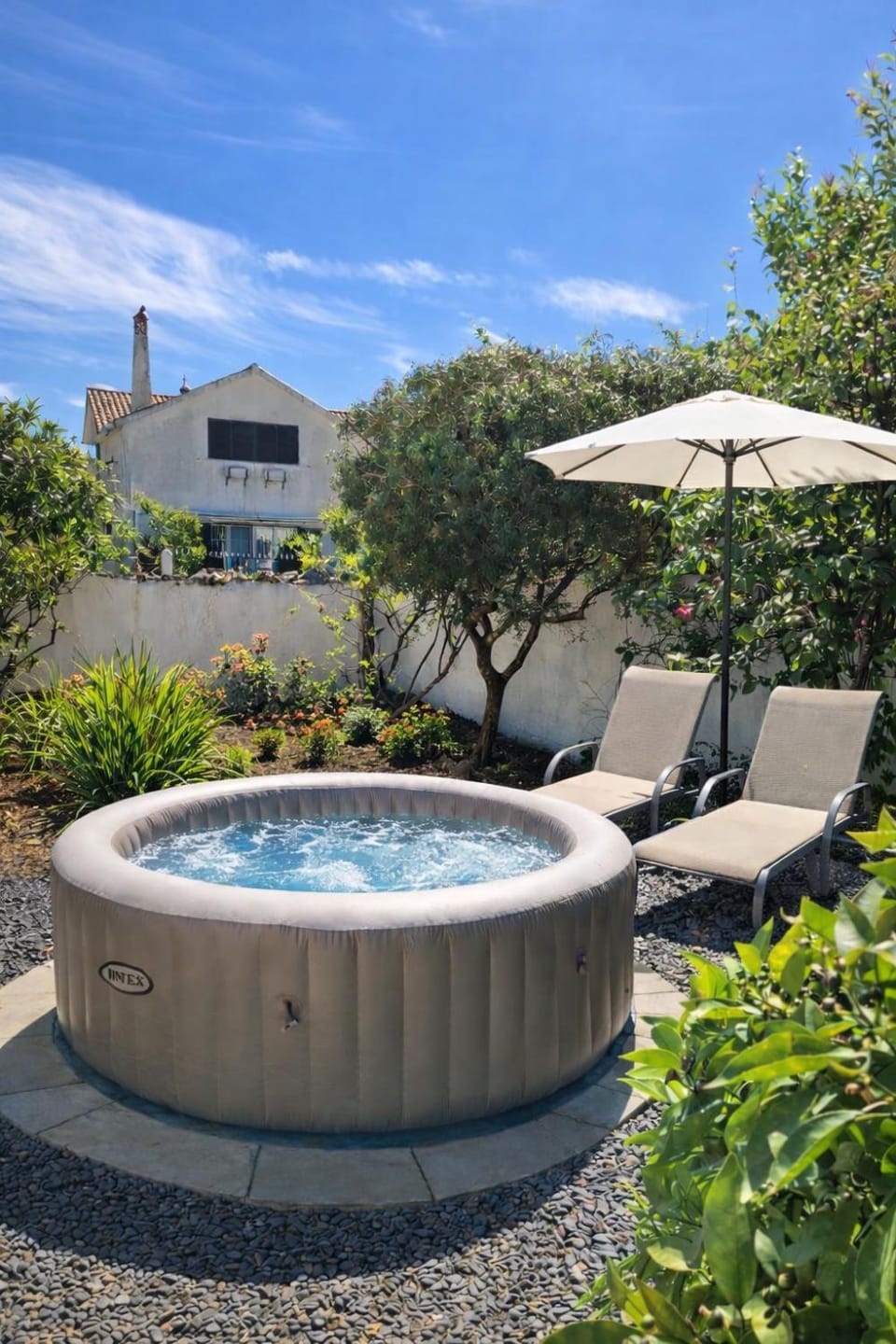 Natural landscape, Garden, Hot Tub, Garden view