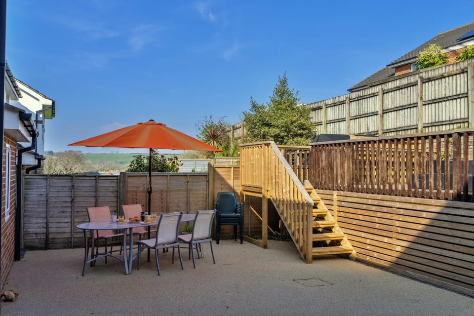 Property building, Patio, Day