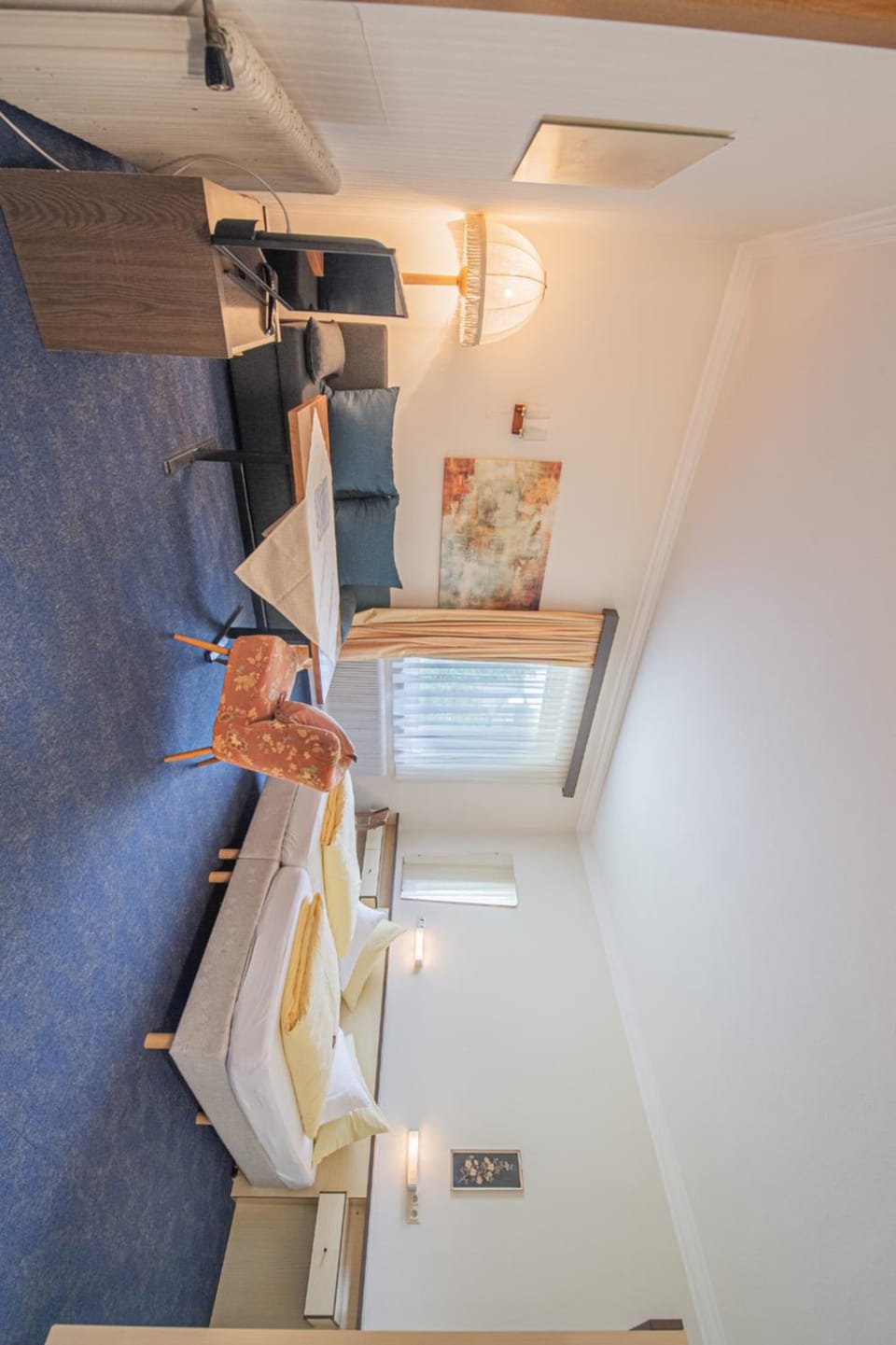 Bed, TV and multimedia, Bedroom