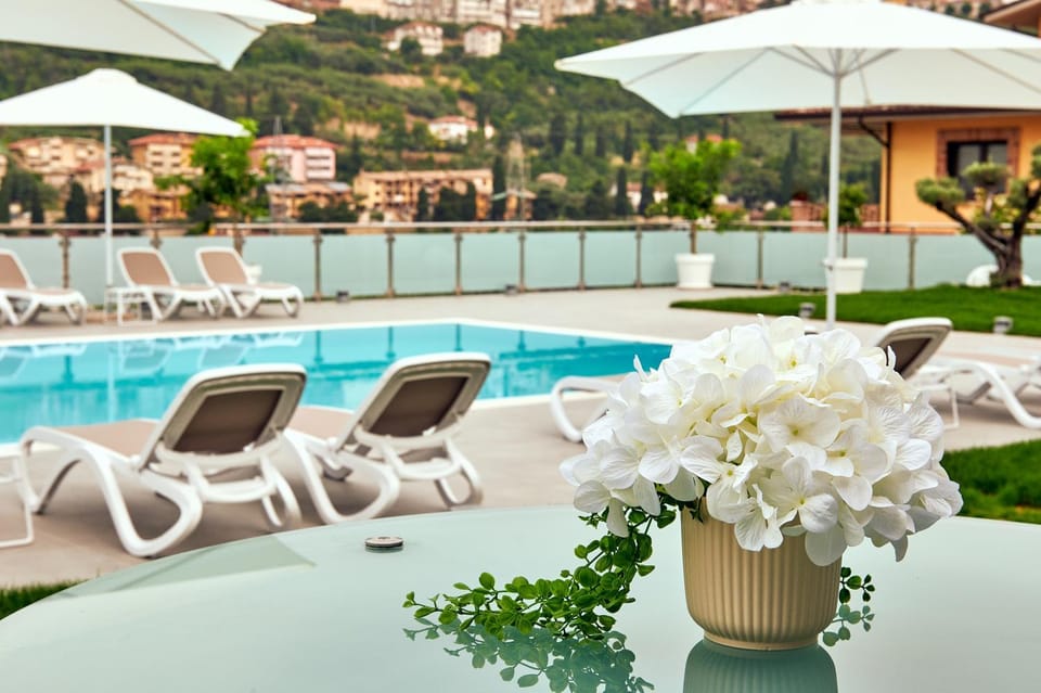 Swimming pool, sunbed