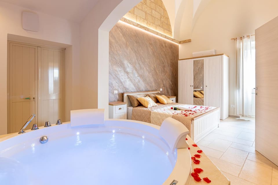 Photo of the whole room, Bath