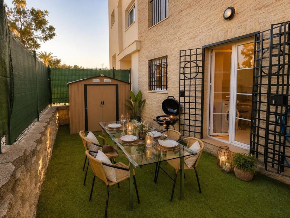 Patio, Dining area