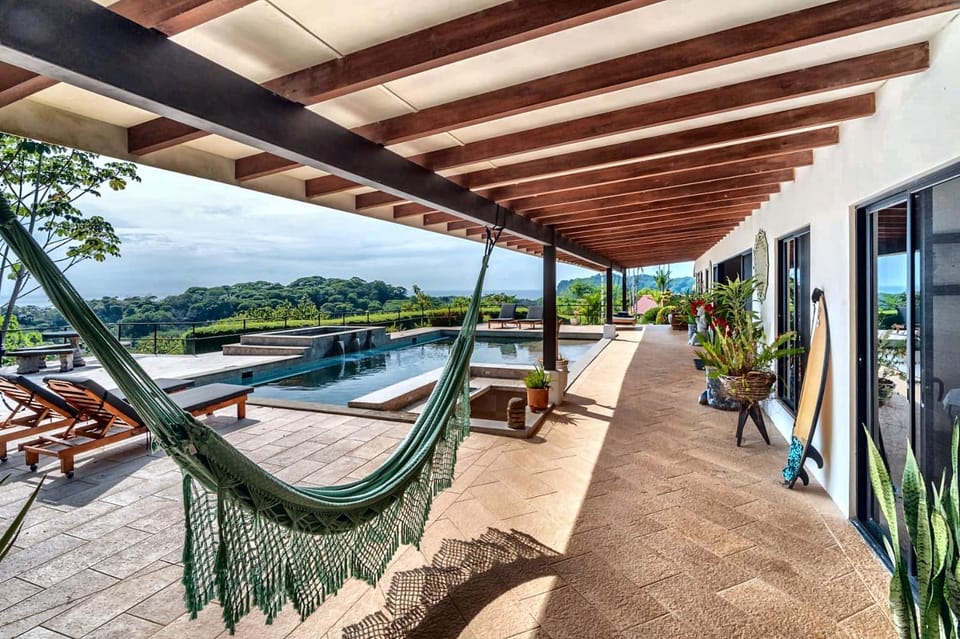 Villa Mangostán - Luxury Ocean-View Villa & Pool House in Bahía Ballena