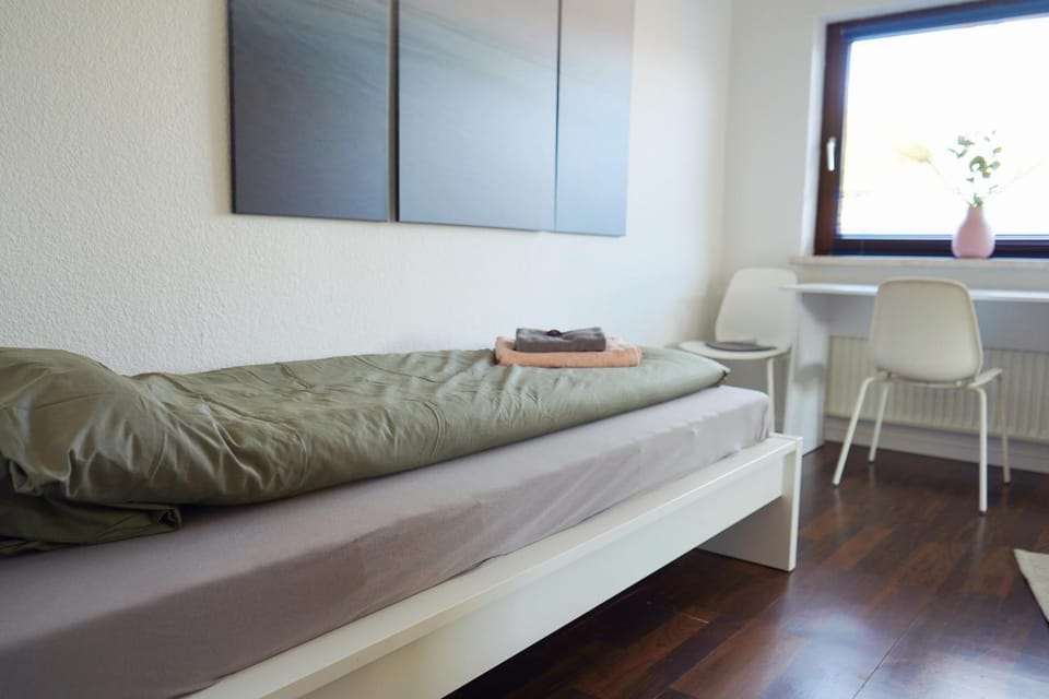 Apartment Central XL - Free parking - 6 people - 4 rooms - wifi - kitchen Apartment in Bremen