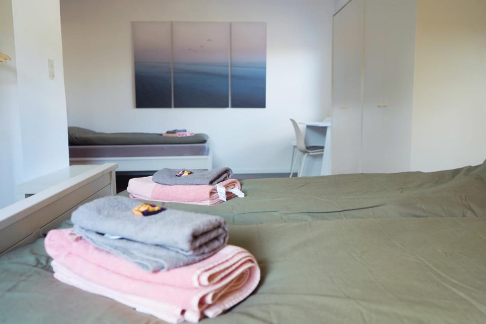 Apartment Central XL - Free parking - 6 people - 4 rooms - wifi - kitchen Apartment in Bremen