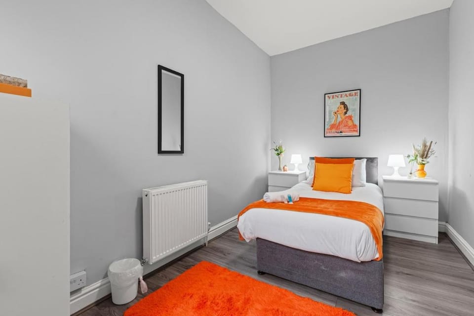 Bed, Decorative detail, Bedroom