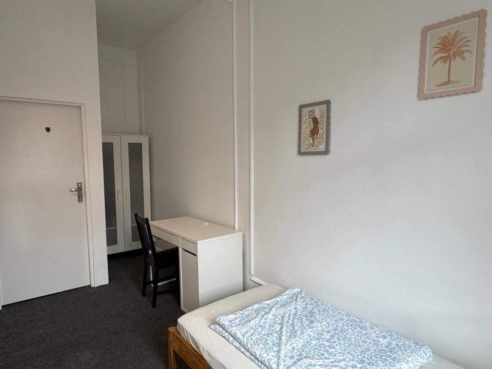 PozNest - Tanie Pokoje - Samodzielne Zameldowanie - Self Chek Hostel in Poznan