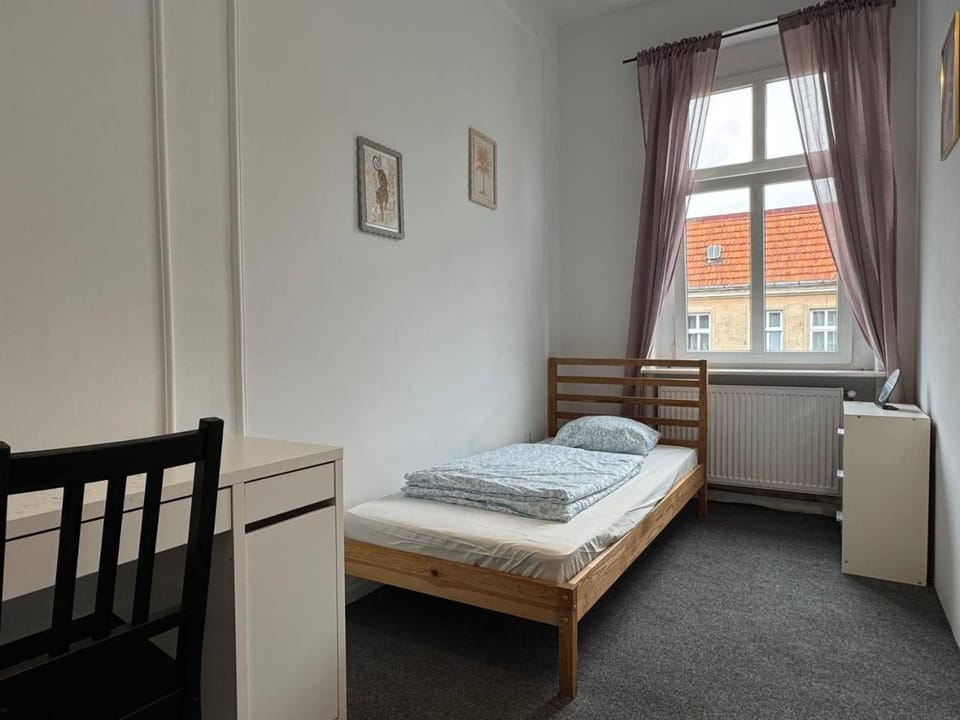 PozNest - Tanie Pokoje - Samodzielne Zameldowanie - Self Chek Hostel in Poznan