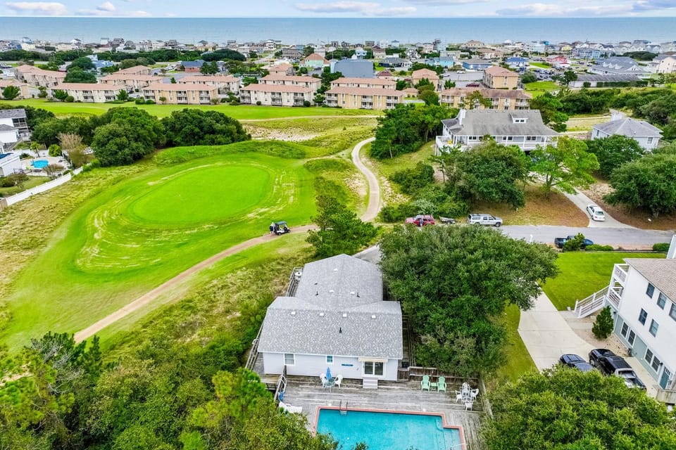 Ocean Breeze N Tees Village OBX House in Kitty Hawk