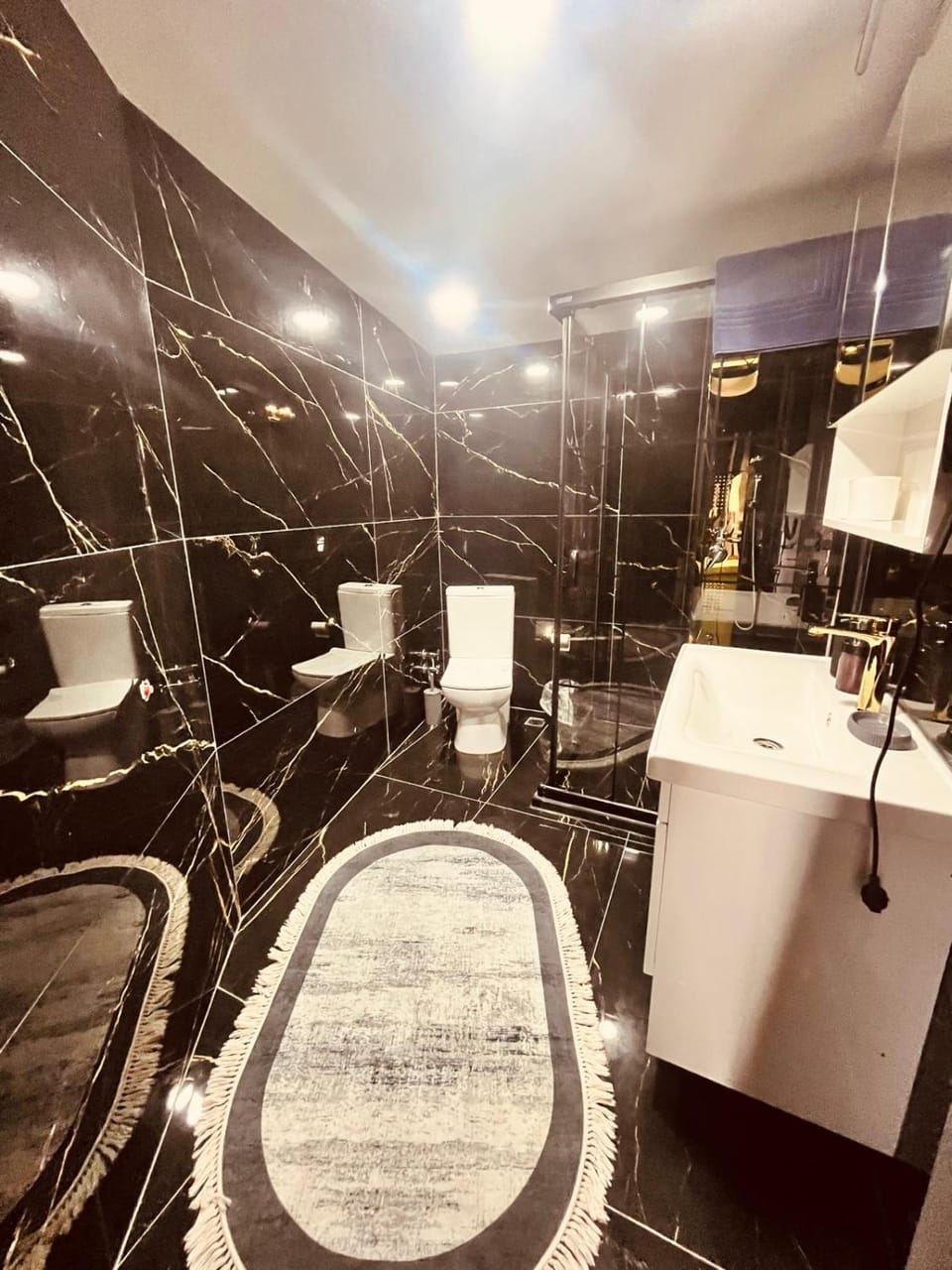 Shower, Toilet, Bathroom