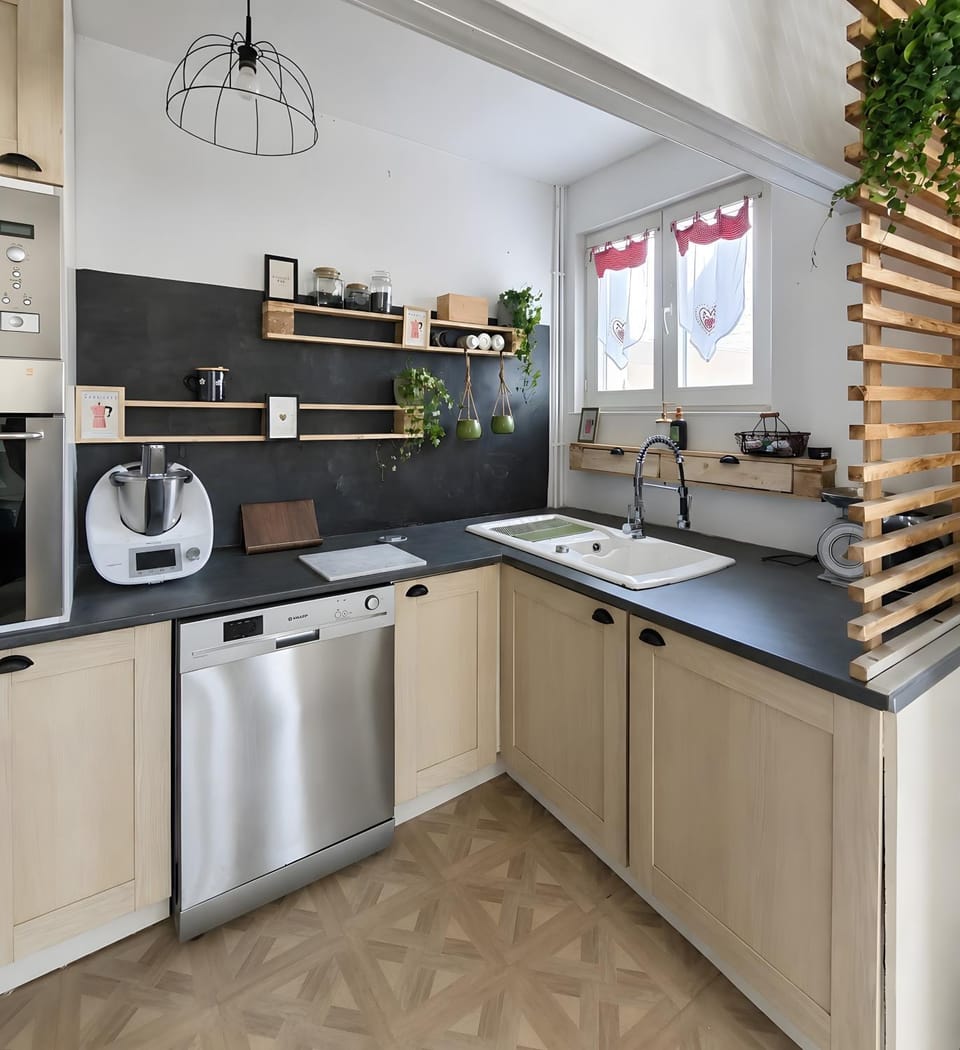 Kitchen or kitchenette, Living room