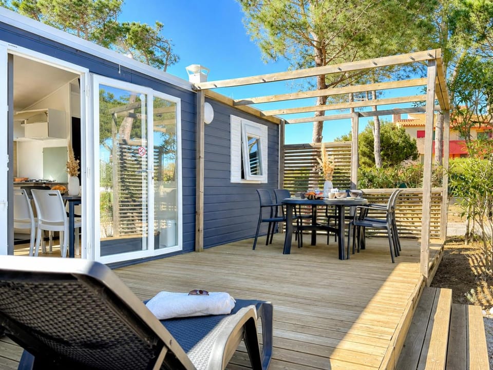 Property building, Patio