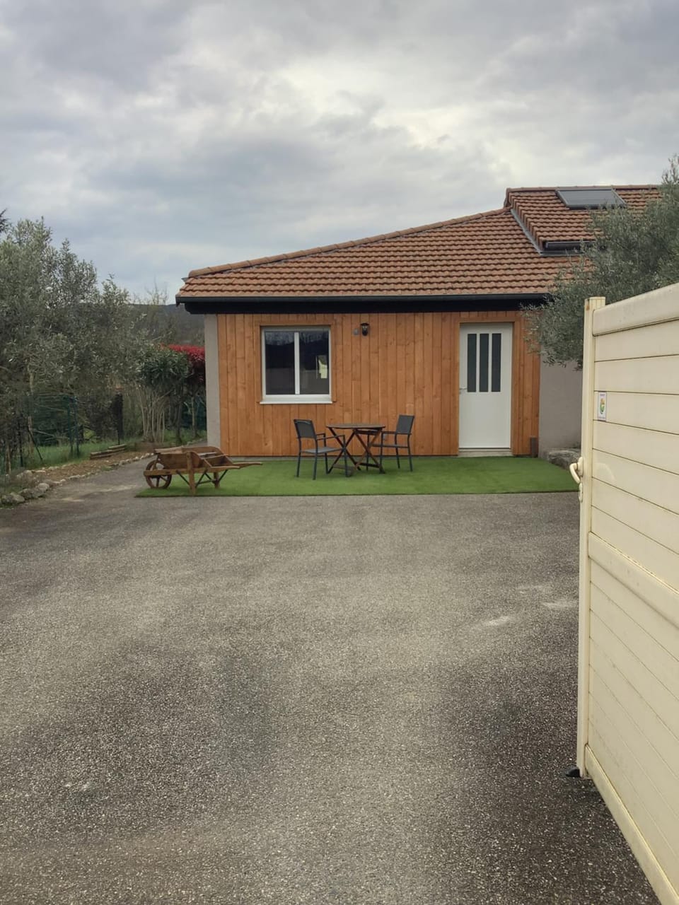 Facade/entrance, Garden, View (from property/room)