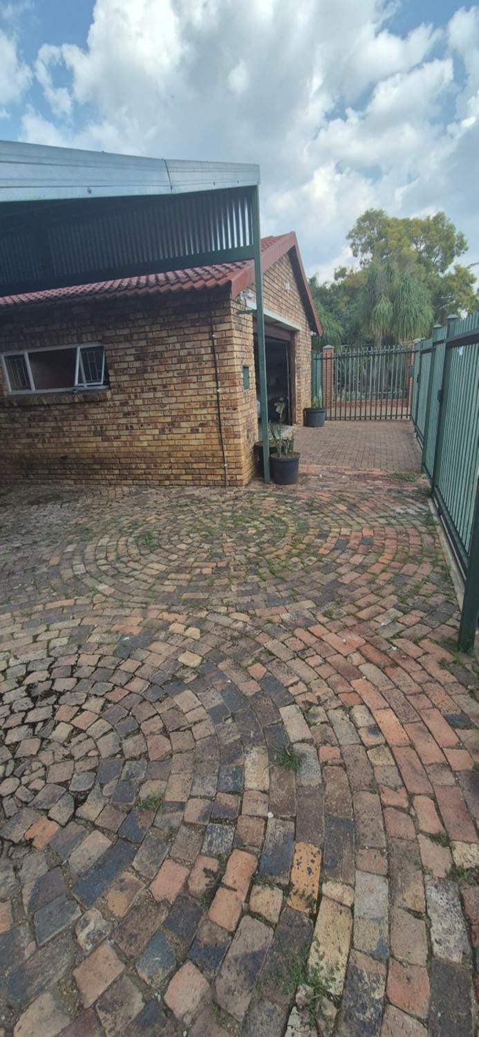 Dimora Luna Overnight Accommodation Vacation rental in Pretoria