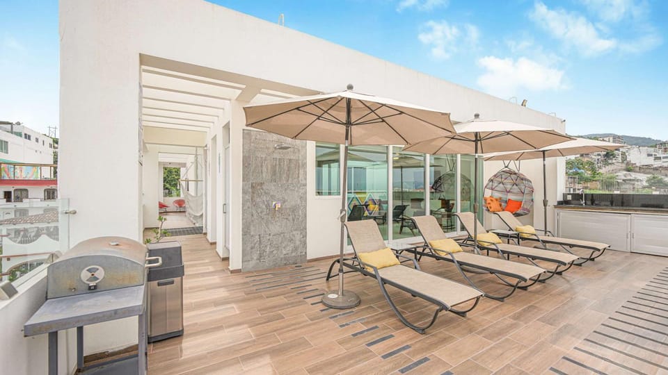 Patio, sunbed