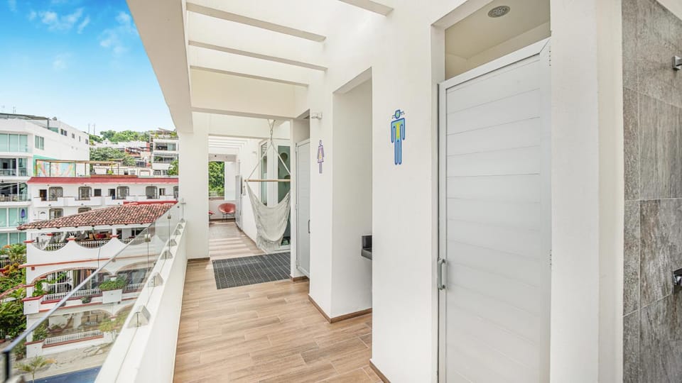 Toilet, Balcony/Terrace
