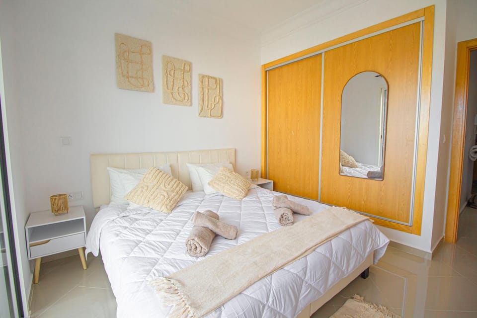 Bed, Photo of the whole room, Bedroom, towels, wardrobe