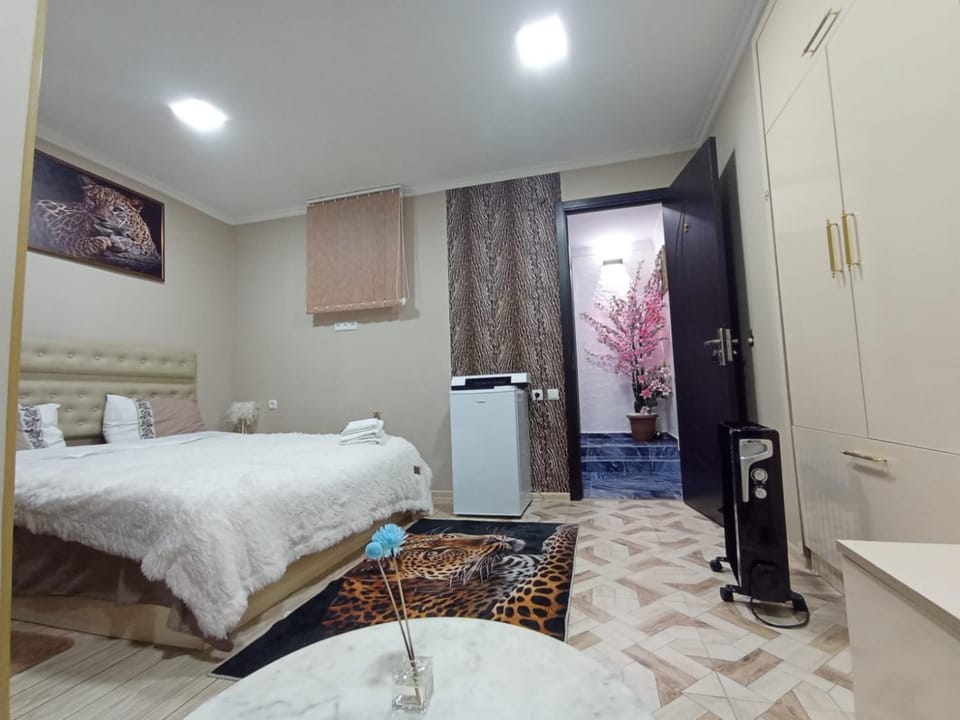 Bed, Photo of the whole room, wardrobe
