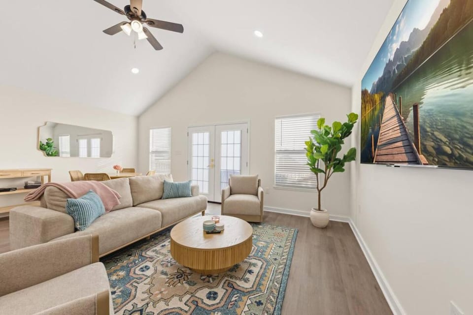 TV and multimedia, Living room, Seating area
