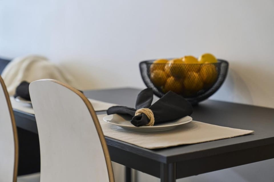 Cosy 1 Bed Apartment in Lighter Quay with Parking Apartment in Auckland