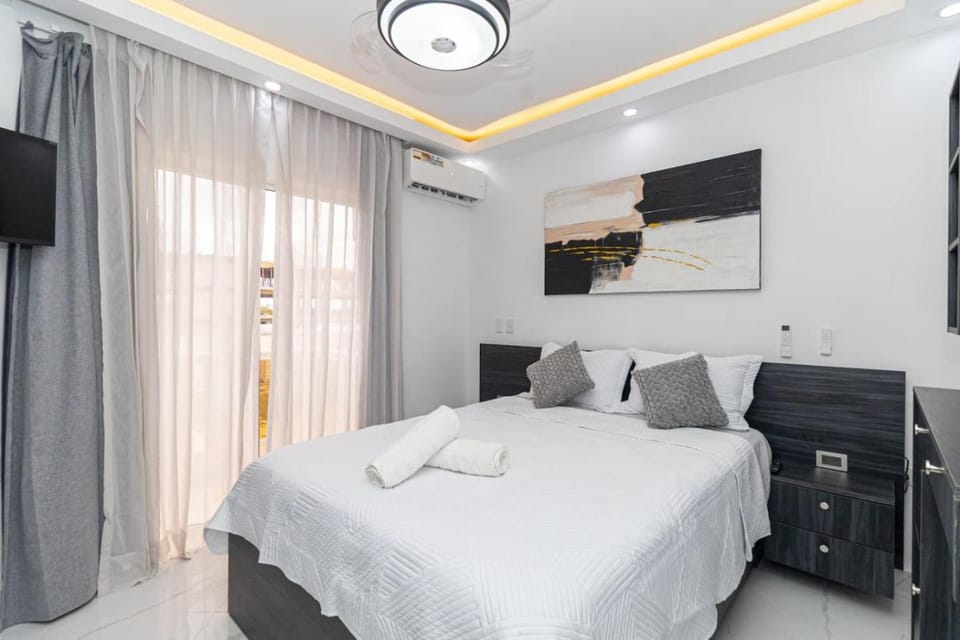 Chic 1BR Maravilla Residence Apartment in Los Melones