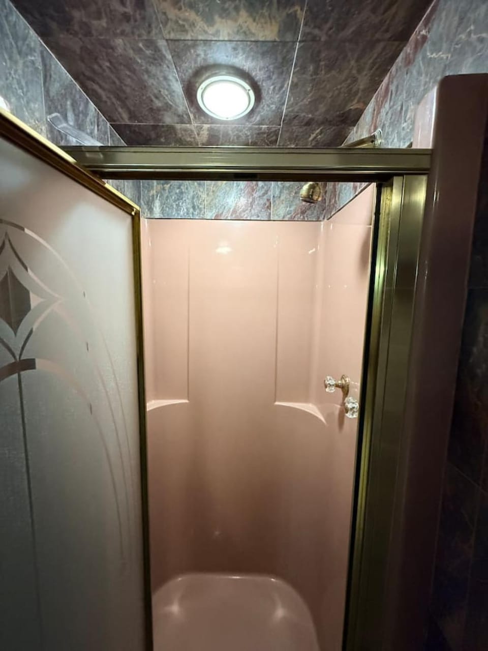 Mega Mansion! 6BR-3.5BA | NYC | MetLife | Parking Apartment in Bayonne