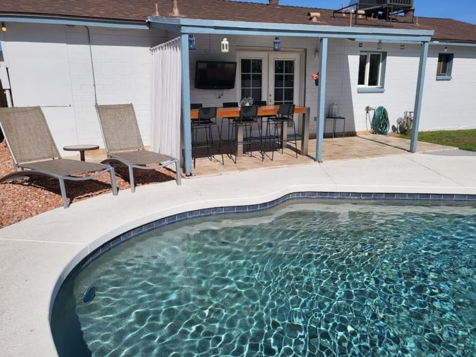 Mesa 4BR Home with Private Pool Great WiFi and Easy Access to Tempe and Downtown Mesa House in Chandler